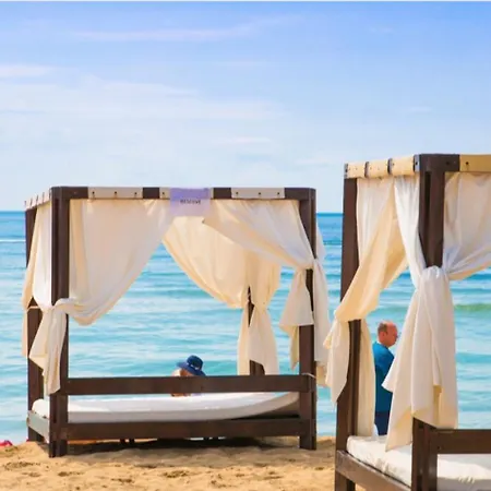 Sapphire 202 Sunny Apartament *